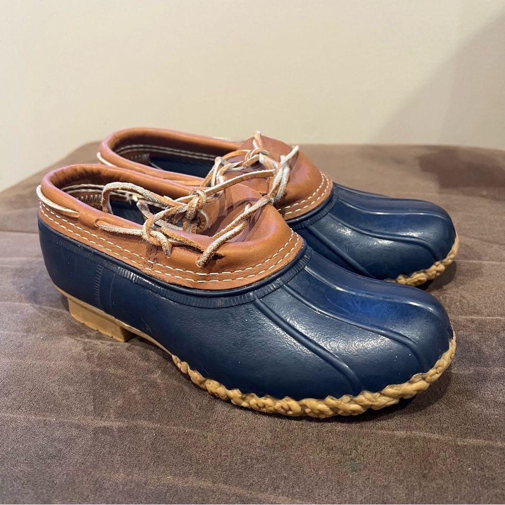 LL Bean Moc Toe Women’s Size 7 Navy/Tan Waterproof Leather Duck Boots